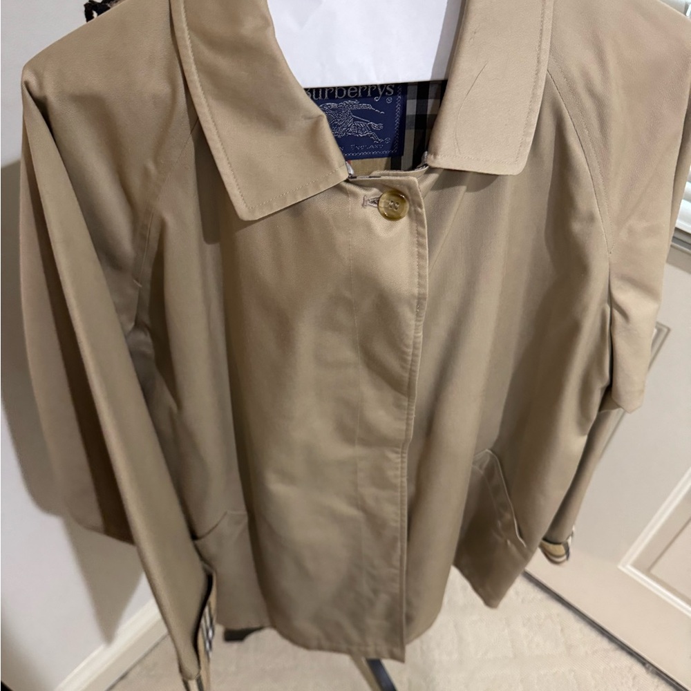 Burberry Beige taupe belted trench coat / raincoat - Picture 4 of 13